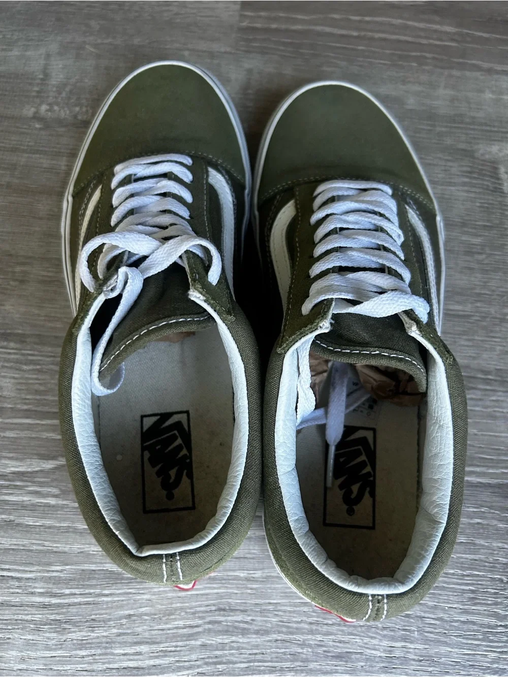 Vans Men's Olive Green Low-Top Skate Sneakers with White Stripe